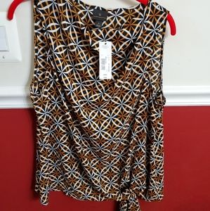 Blouse with tie bottom